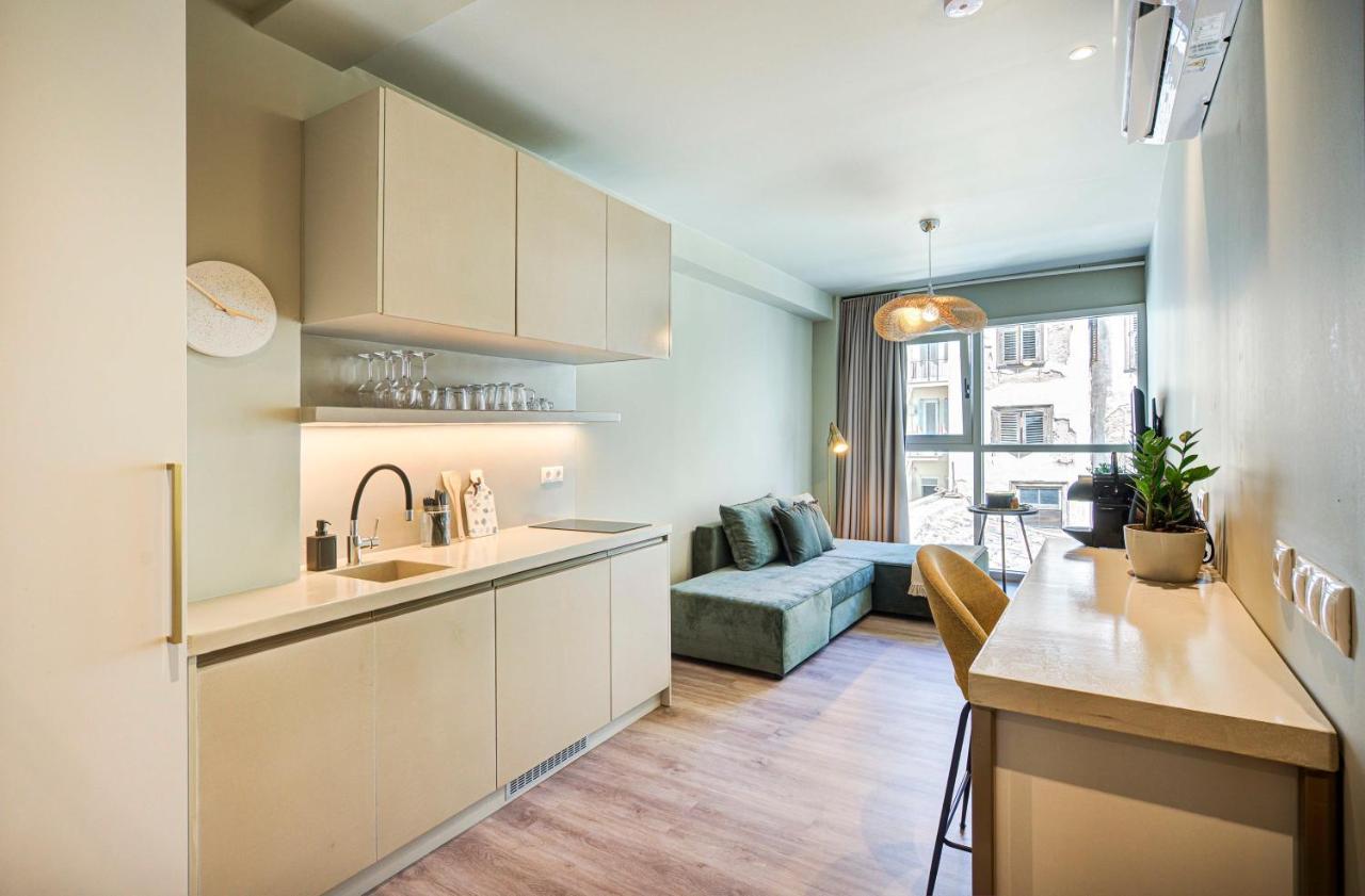 Yalarent Stunning Apartments At The Heart Of アテネ エクステリア 写真