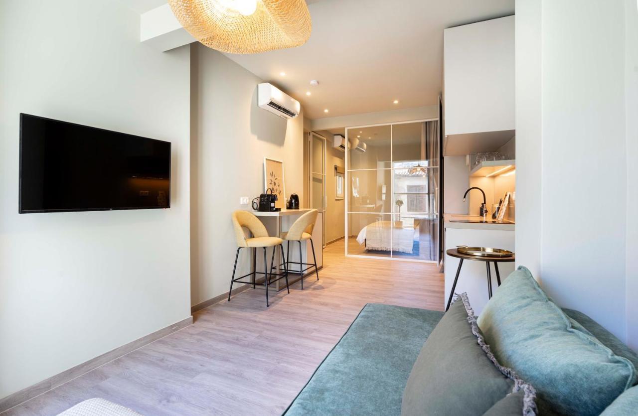 Yalarent Stunning Apartments At The Heart Of アテネ エクステリア 写真