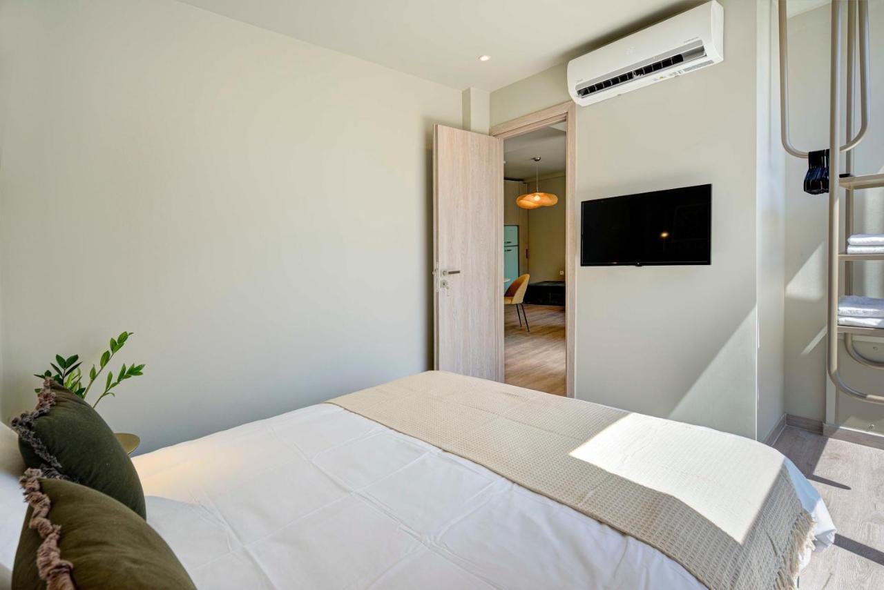 Yalarent Stunning Apartments At The Heart Of アテネ エクステリア 写真